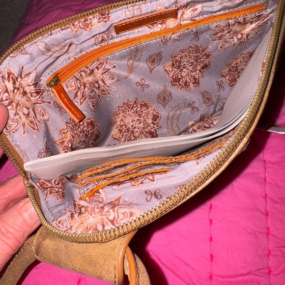 HOBO Bags SABLE Wristlet Shimmering Gold w/Tassel NWT Gilded Leaf Leather - Picture 4 of 8